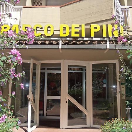 Hotel Parco Dei Pini - 100Mt Dal Mare Follonica Bagian luar foto
