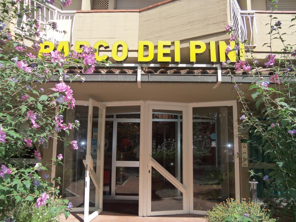 Hotel Parco Dei Pini - 100Mt Dal Mare Follonica Bagian luar foto