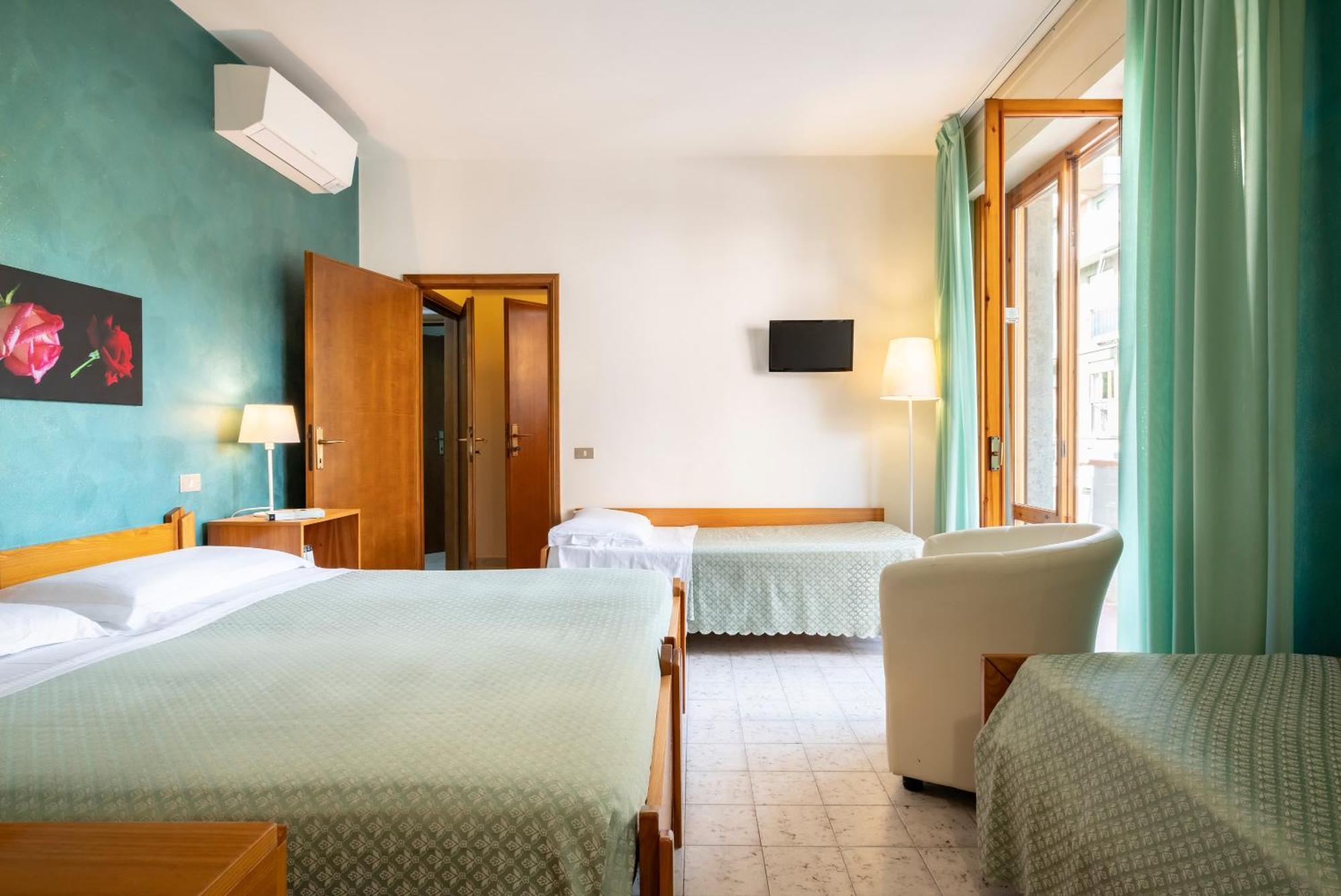 Hotel Parco Dei Pini - 100Mt Dal Mare Follonica Bagian luar foto