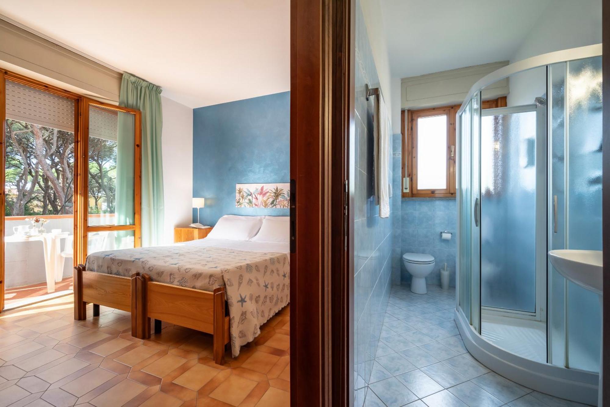 Hotel Parco Dei Pini - 100Mt Dal Mare Follonica Bagian luar foto